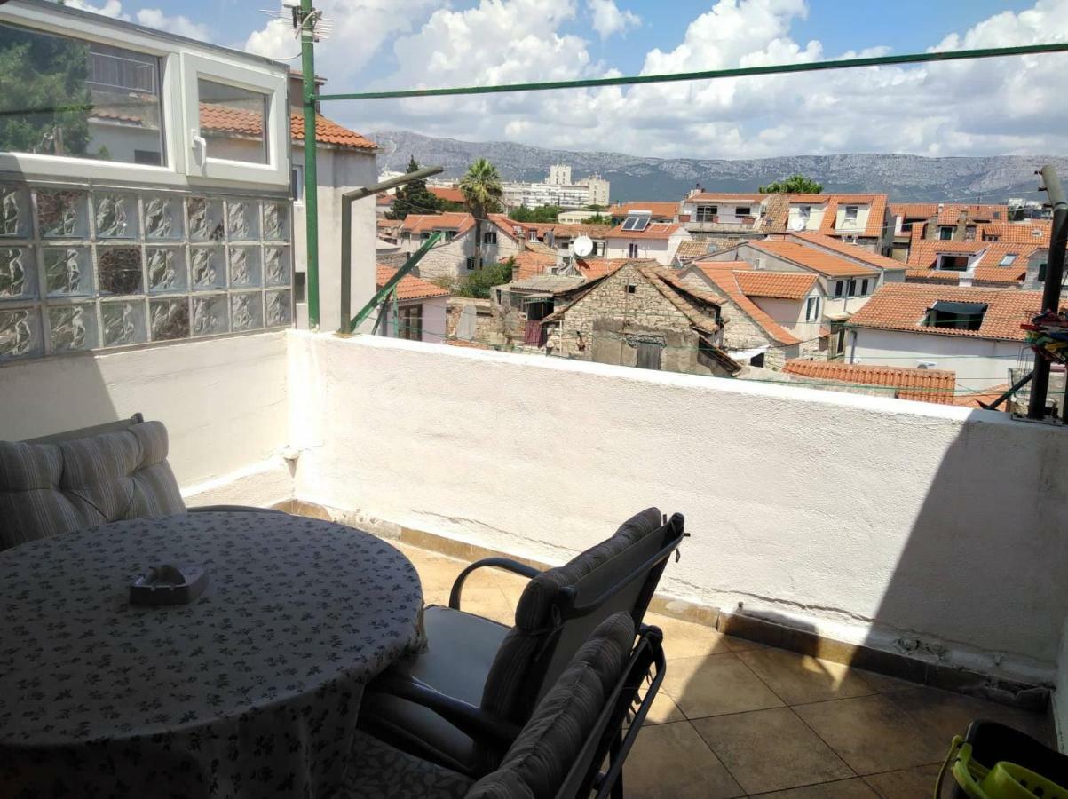 Cosy Accommodation In The Center Of Split Exterior photo
